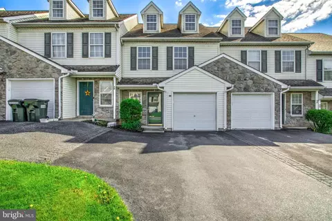 36 Heron Dr, Denver, PA 17517