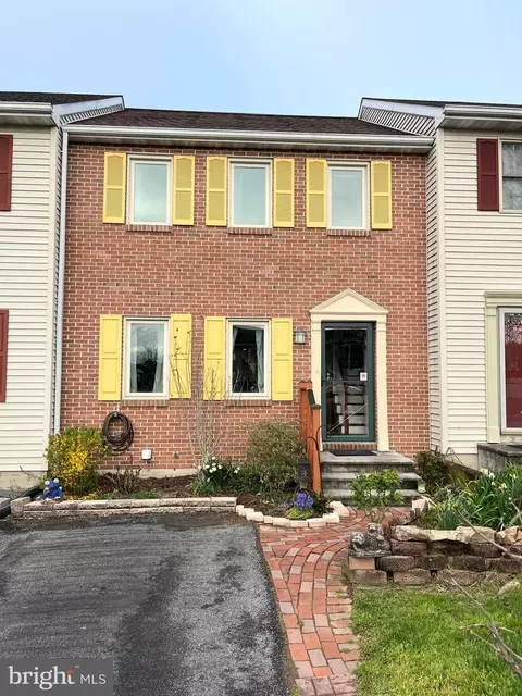 121 Sherfield Ct, Elizabethtown, PA 17022