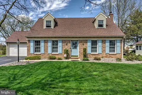 182 Buchanan Dr, Ephrata, PA 17522