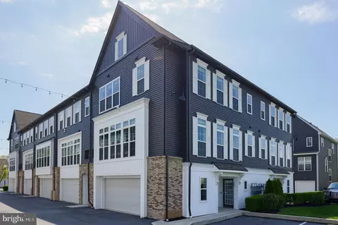 220 Mayer Pl, Lancaster, PA 17601