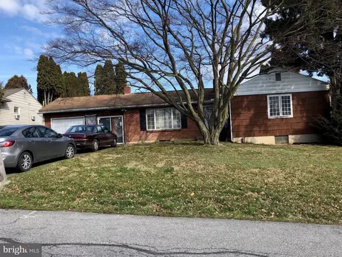 1555 Ridgeview Ave, Lancaster, PA 17603