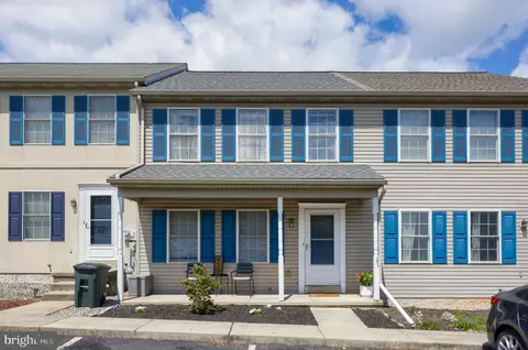 839 Knoll Dr, Mount Joy, PA 17552