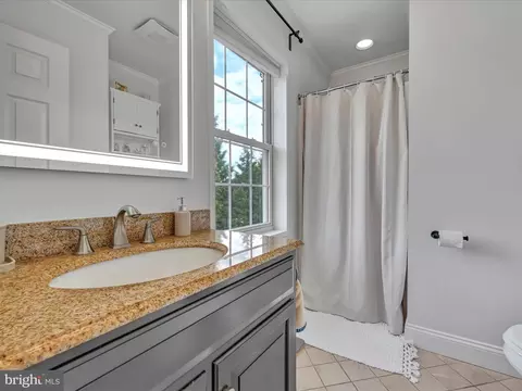 Bath - 20 E Grant St, Lititz, PA 17543 photo 2 of 3
