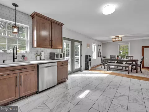 Kitchen - 20 E Grant St, Lititz, PA 17543 photo 1 of 5