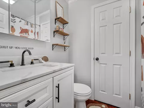 Bath - 20 E Grant St, Lititz, PA 17543 photo 3 of 3