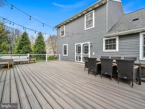 Exterior - 20 E Grant St, Lititz, PA 17543 photo 5 of 8