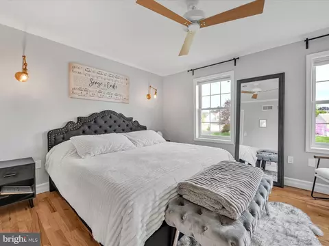 Bedroom - 20 E Grant St, Lititz, PA 17543 photo 2 of 8