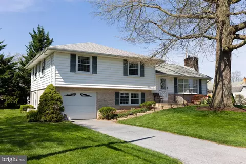 2719 Sherwood Ln, Lancaster, PA 17603