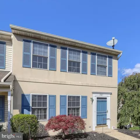 787 Knoll Dr, Mount Joy, PA 17552