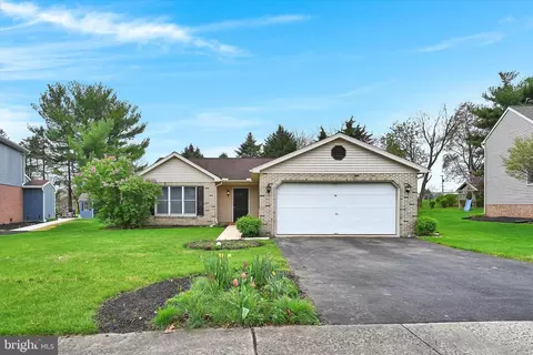 31 Andrew Ave, Ephrata, PA 17522