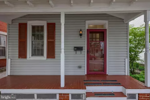 122 S Spruce St, Lititz, PA 17543 photo 3