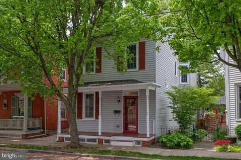 122 S Spruce St, Lititz, PA 17543