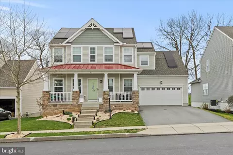 42 Honeysuckle Dr, Marietta, PA 17547