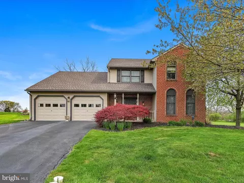 14 Jenich Dr, Reinholds, PA 17569