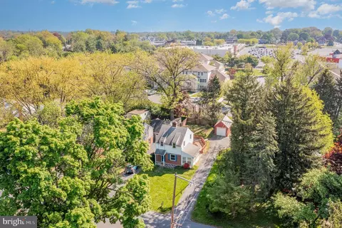 1433 Glen Moore Cir, Lancaster, PA 17601