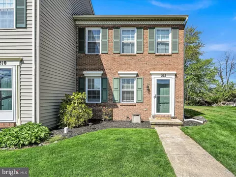 212 Old Hershey Rd, Elizabethtown, PA 17022