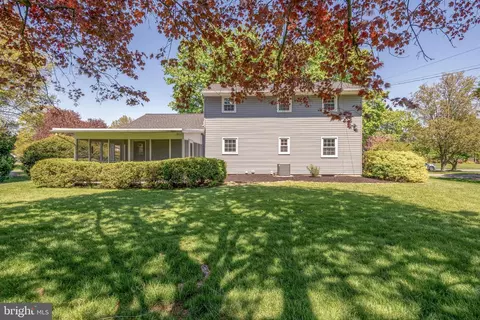 Exterior - 2034 Robindale Ave, Lancaster, PA 17601 photo 7 of 15
