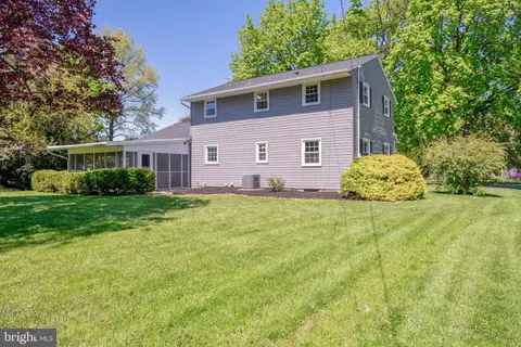 Exterior - 2034 Robindale Ave, Lancaster, PA 17601 photo 8 of 15