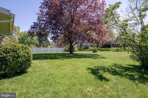 Exterior - 2034 Robindale Ave, Lancaster, PA 17601 photo 10 of 15