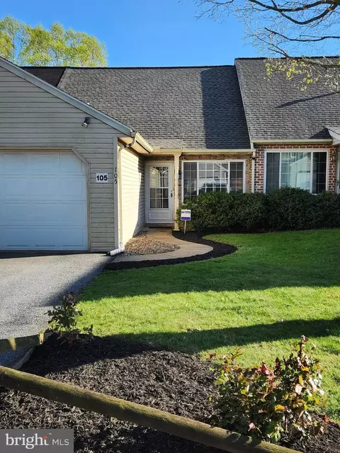 105 Parklawn Ct, Lancaster, PA 17601