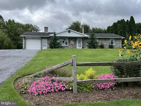 2404 Main St, Narvon, PA 17555