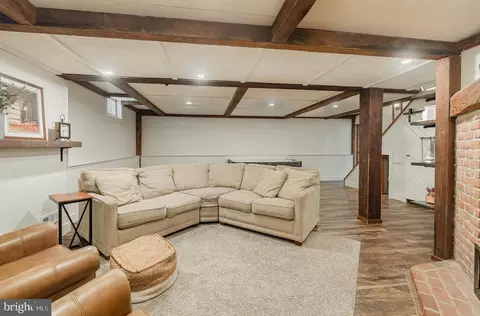 Living - 310 Millway Rd, Lititz, PA 17543 photo 5 of 6