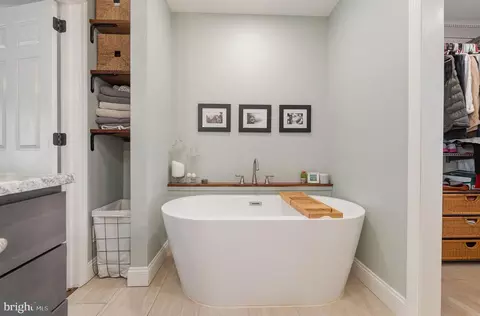 Bath - 310 Millway Rd, Lititz, PA 17543 photo 2 of 5