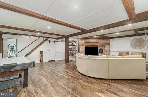 Living - 310 Millway Rd, Lititz, PA 17543 photo 3 of 6