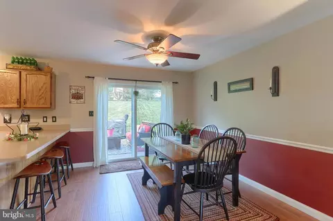 Dining - 6 Edgewood Dr, Lititz, PA 17543 photo 1 of 2