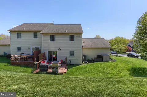 Exterior - 6 Edgewood Dr, Lititz, PA 17543 photo 11 of 11