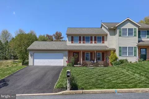 Exterior - 6 Edgewood Dr, Lititz, PA 17543 photo 3 of 11