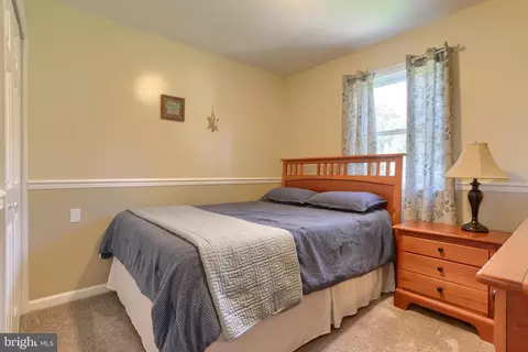 Bedroom - 6 Edgewood Dr, Lititz, PA 17543 photo 7 of 9