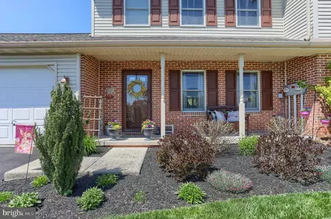 Exterior - 6 Edgewood Dr, Lititz, PA 17543 photo 5 of 11