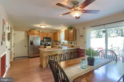 Kitchen - 6 Edgewood Dr, Lititz, PA 17543 photo 1 of 5