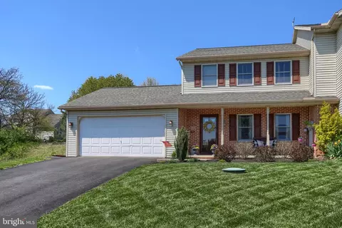Exterior - 6 Edgewood Dr, Lititz, PA 17543 photo 4 of 11