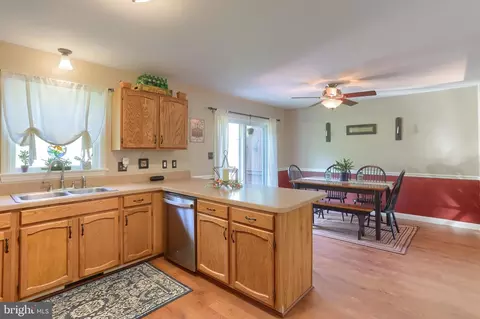 Kitchen - 6 Edgewood Dr, Lititz, PA 17543 photo 5 of 5