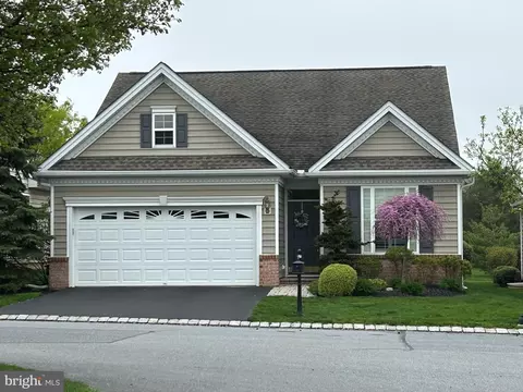 678 Thoreau Dr, Mount Joy, PA 17552