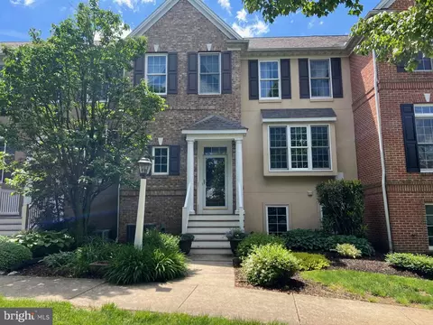 316 Great Lawn Cir, Lancaster, PA 17602