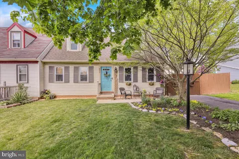 833 Locust St, Denver, PA 17517