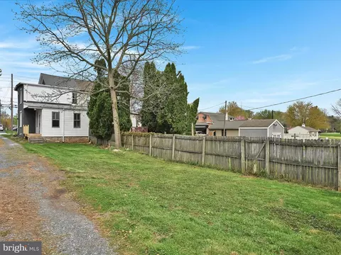 Exterior - 525 N Water St, Lititz, PA 17543 photo 10 of 12