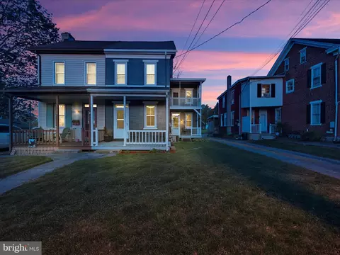 Exterior - 525 N Water St, Lititz, PA 17543 photo 4 of 12