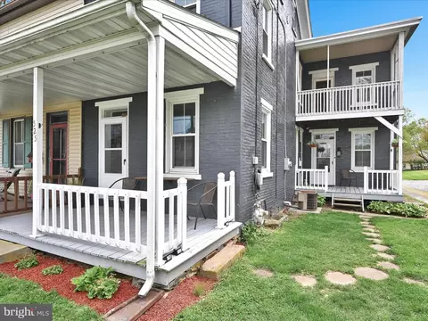 Exterior - 525 N Water St, Lititz, PA 17543 photo 5 of 12
