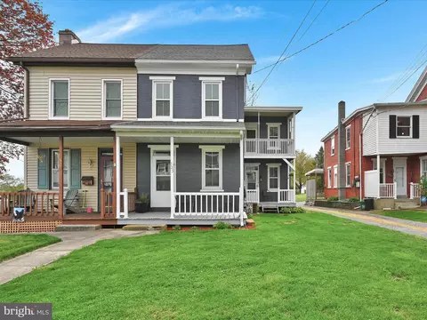 Exterior - 525 N Water St, Lititz, PA 17543 photo 3 of 12