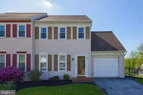 30 Kenbridge Ln, Elizabethtown, PA 17022