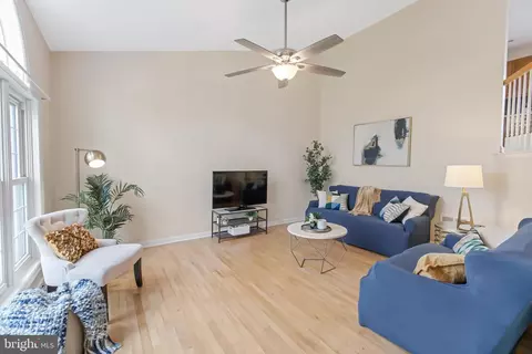 Living - 39 Pebble Creek Dr, Lititz, PA 17543 photo 1 of 5