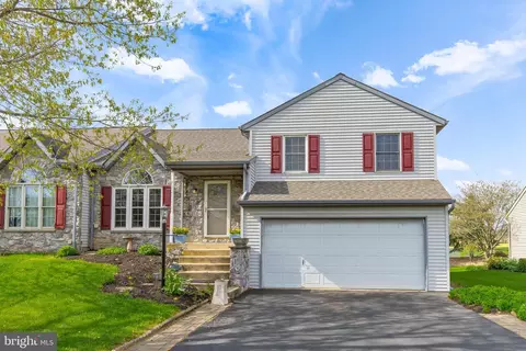 Exterior - 39 Pebble Creek Dr, Lititz, PA 17543 photo 10 of 10