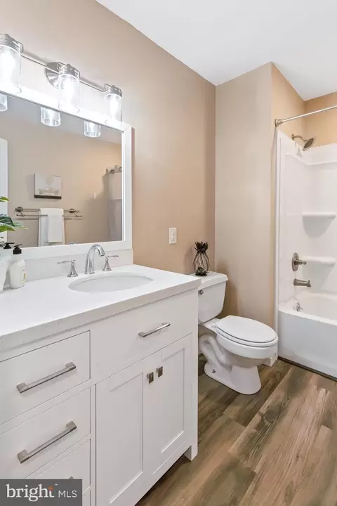 Bath - 39 Pebble Creek Dr, Lititz, PA 17543 photo 1 of 3