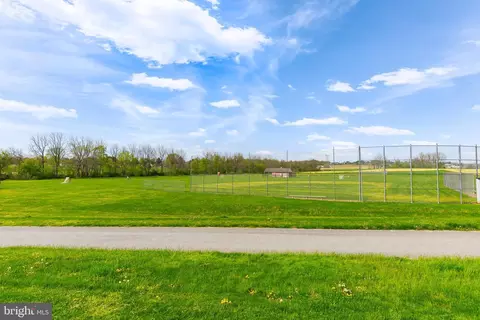 Exterior - 39 Pebble Creek Dr, Lititz, PA 17543 photo 8 of 10