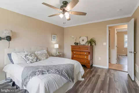 Bedroom - 39 Pebble Creek Dr, Lititz, PA 17543 photo 2 of 4