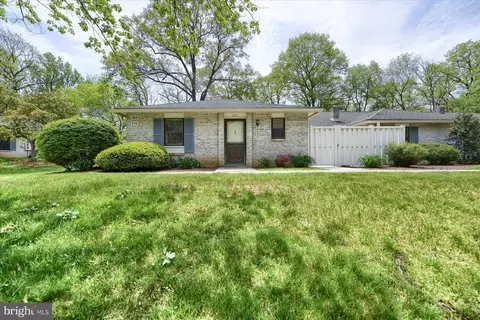 371 Valleybrook Dr, Lancaster, PA 17601